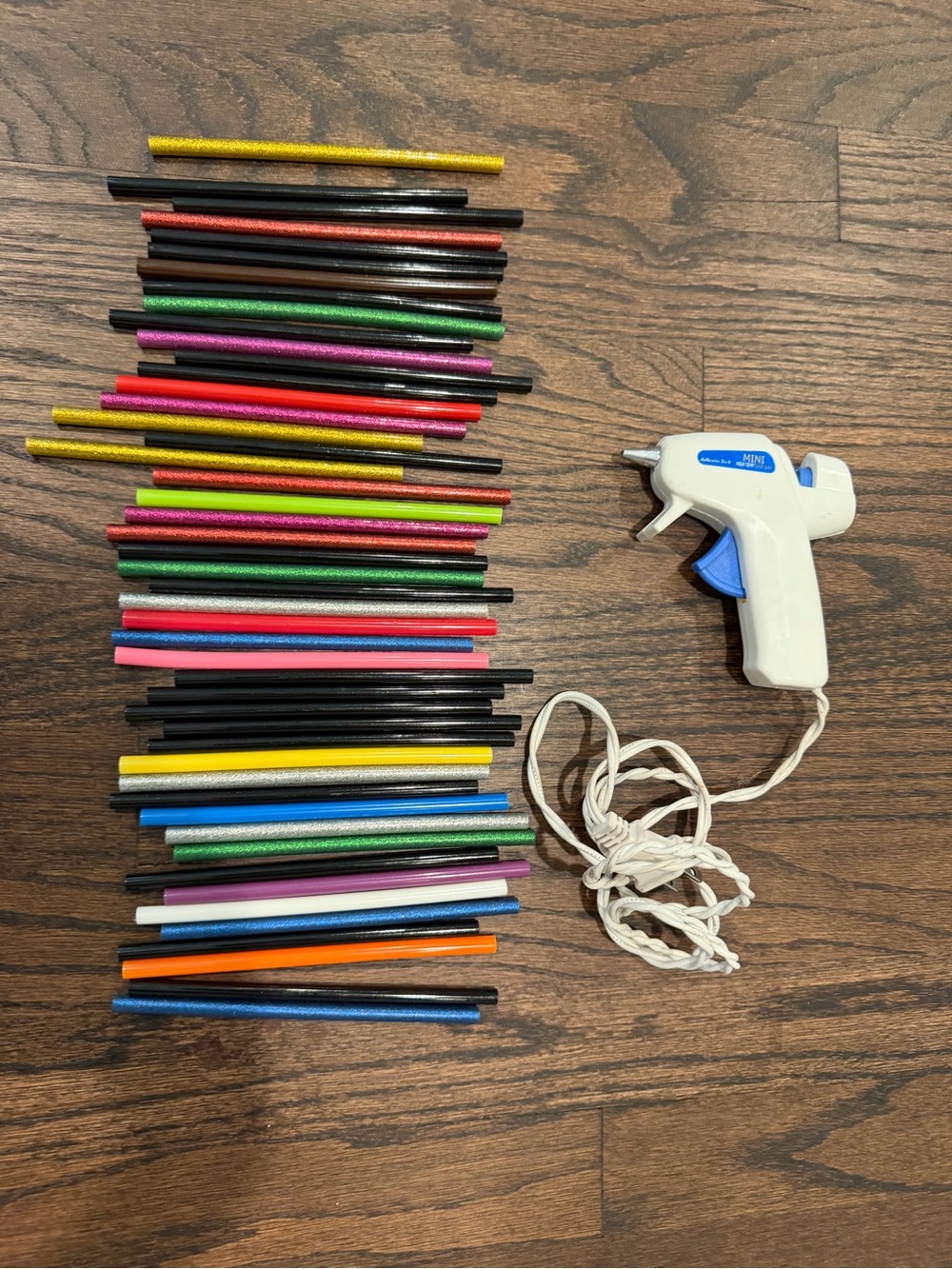 Mini glue gun and 40+ colored glue sticks